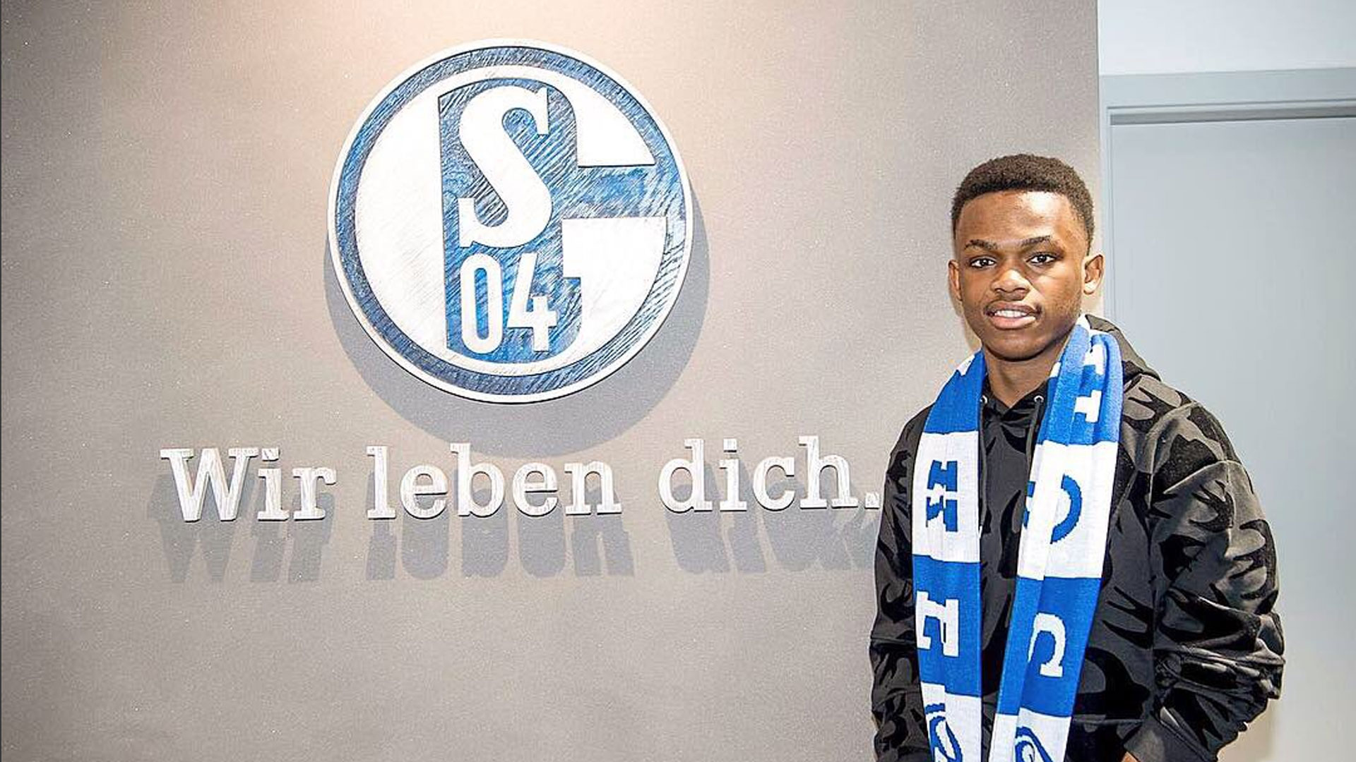 表现不凡 表现不凡