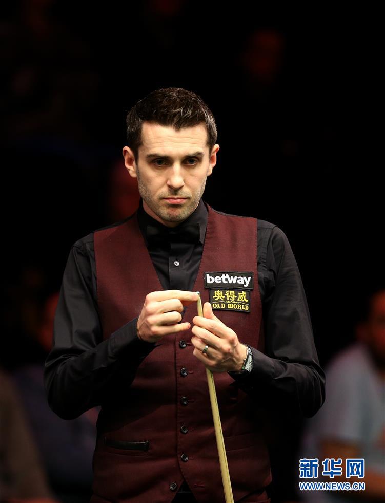 限制和自身 限制和自身