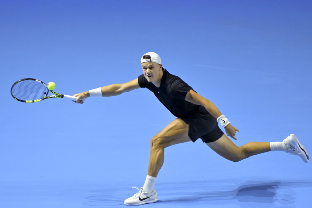 虽然本届比 虽然本届比